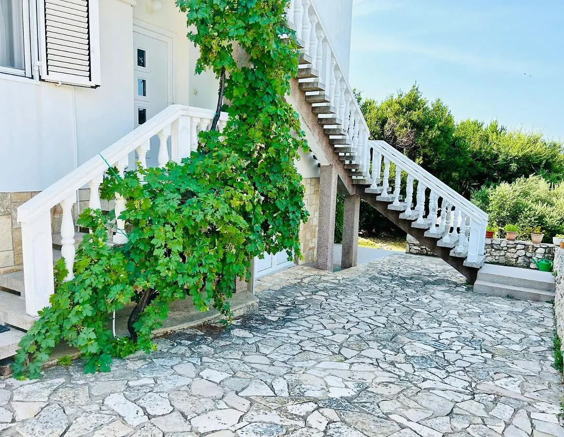 Villa Roseal Povljana